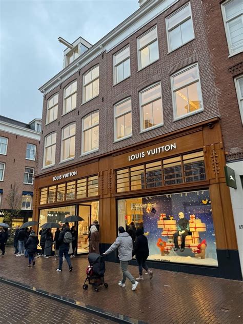 louis vuitton hoofstraat amsterdam.